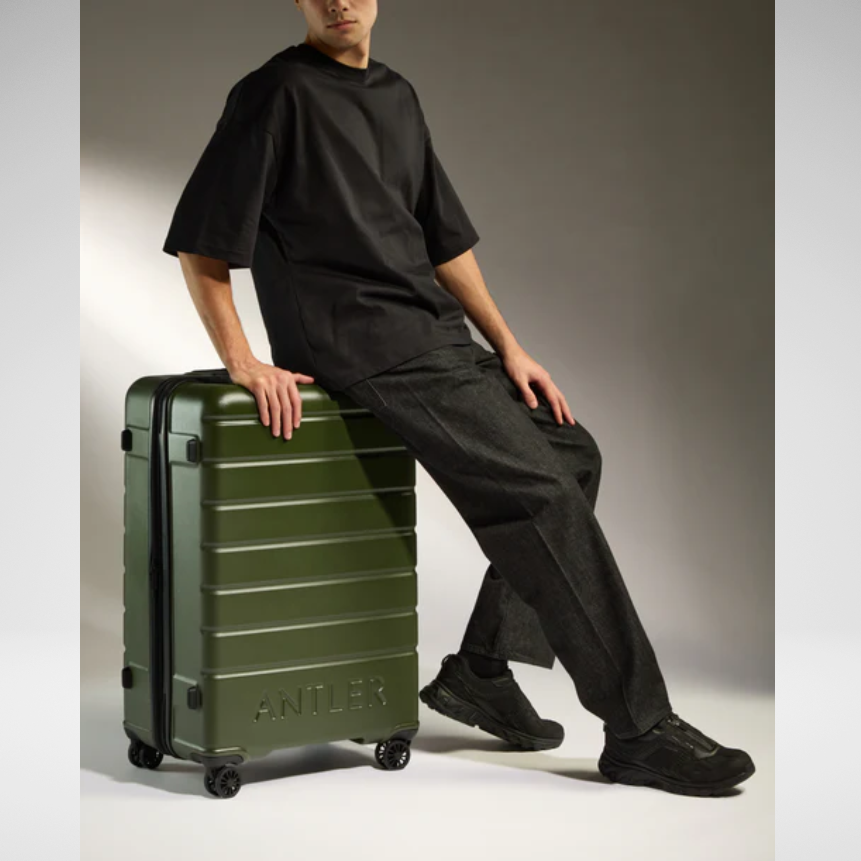 Logo Polycarbonate Large Suitcase 28 Inch-Green Pine