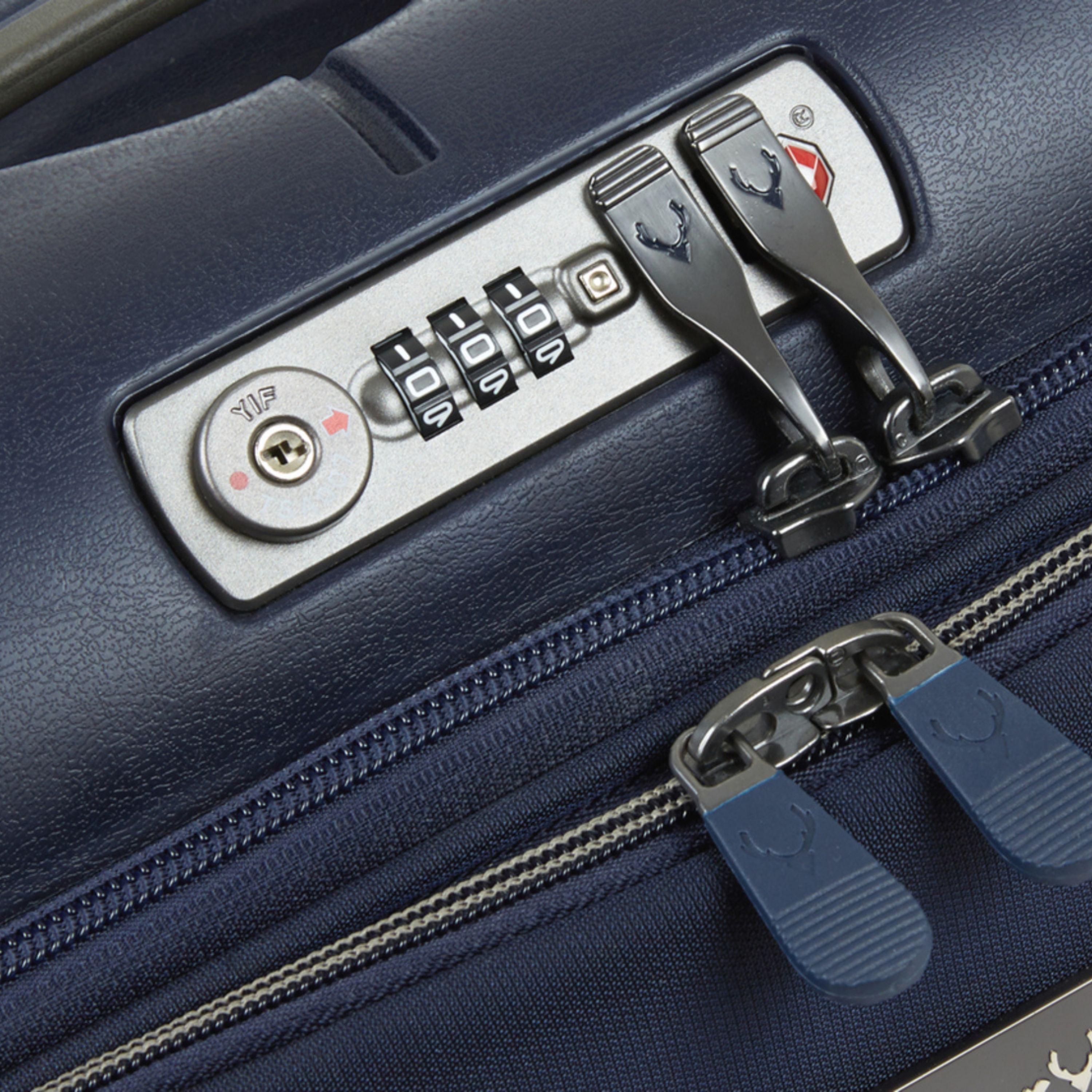 Titus Luggage Set of 3-Navy