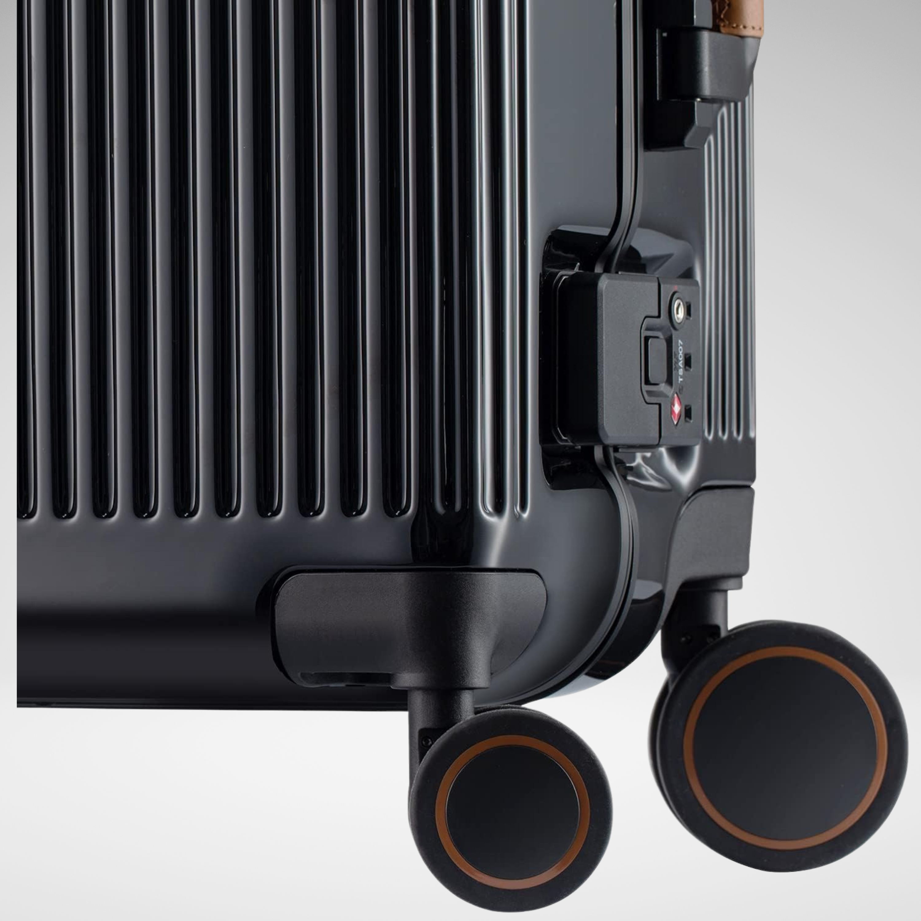 Windsor Suitcase 28 Inch
