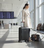 Edinburgh_Collection_Luggage_28_Inch_GM22019-28T_Black1 (Product Staging)